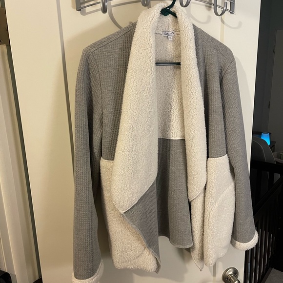 Splendid Sweater - Picture 2 of 3